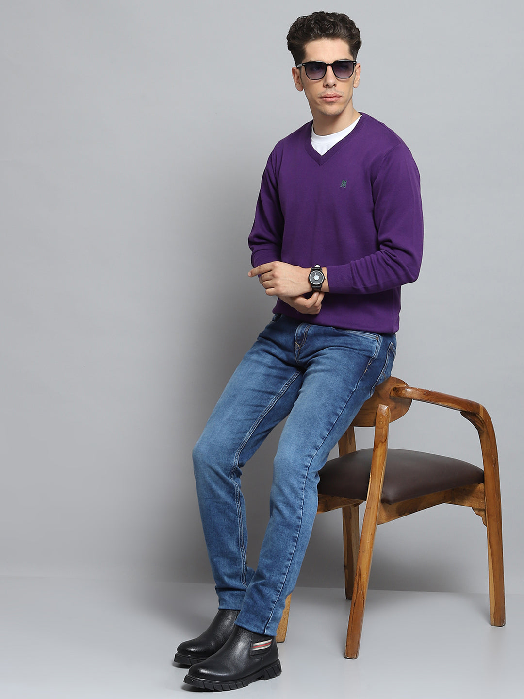Men Purple Solid V Neck Full Sleeve Pullover