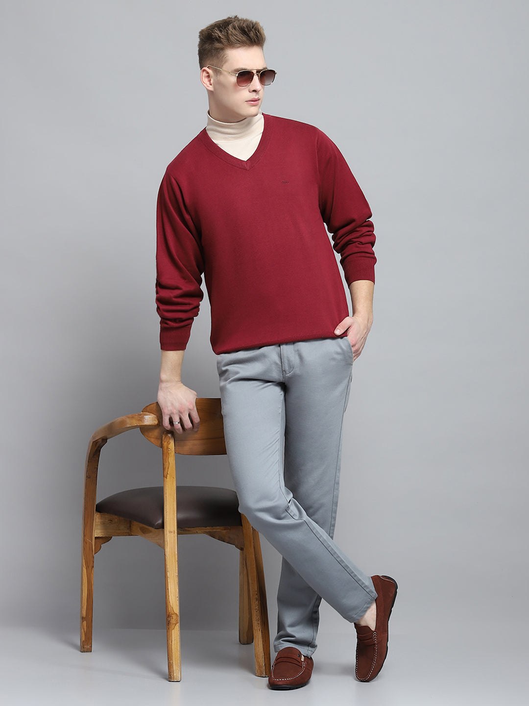 Men Maroon Solid V Neck Full Sleeve Pullover