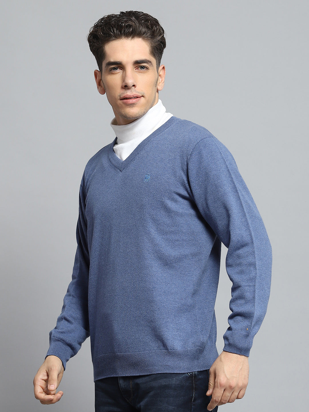 Men Blue Solid V Neck Full Sleeve Pullover