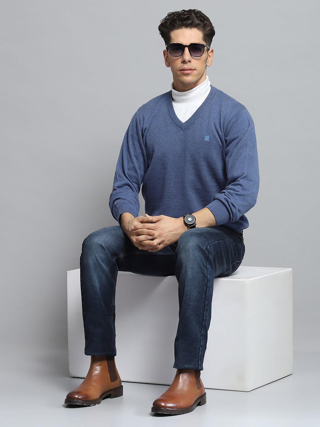 Men Blue Solid V Neck Full Sleeve Pullover
