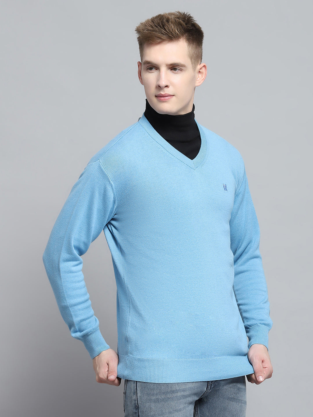 Men Blue Solid V Neck Full Sleeve Pullover