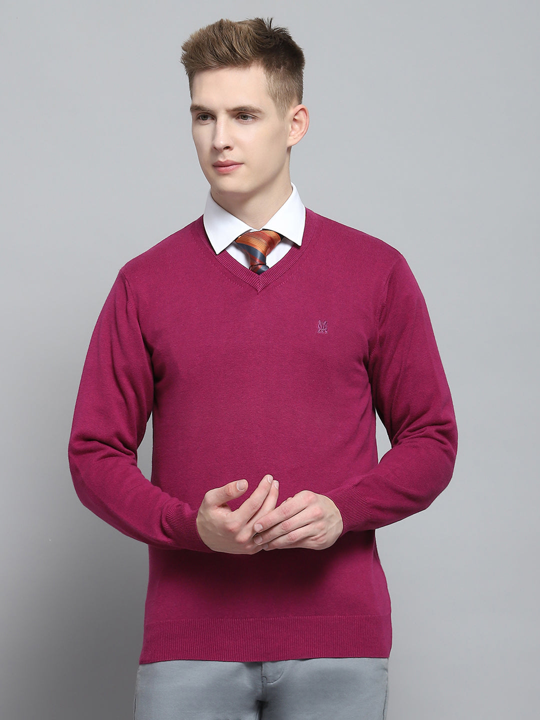 Men Maroon Solid V Neck Full Sleeve Pullover