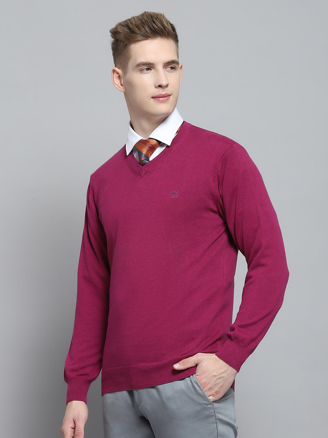 Men Maroon Solid V Neck Full Sleeve Pullover