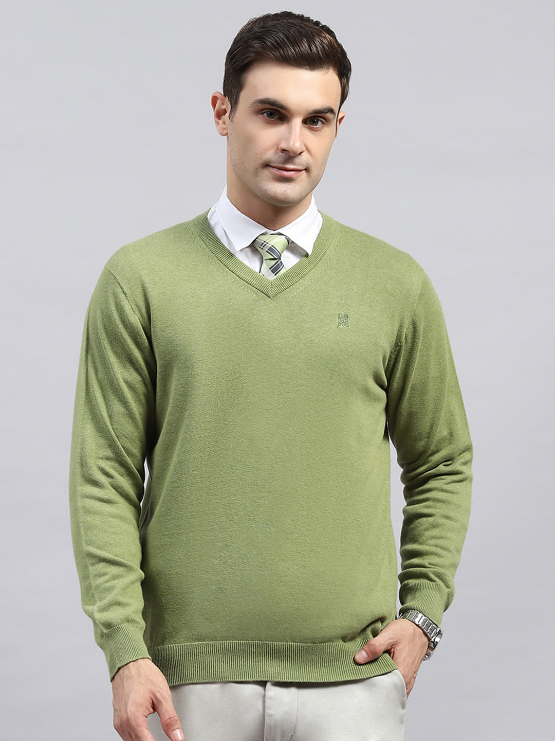 Buy Men Green Solid V Neck Full Sleeve Pullover Online in India