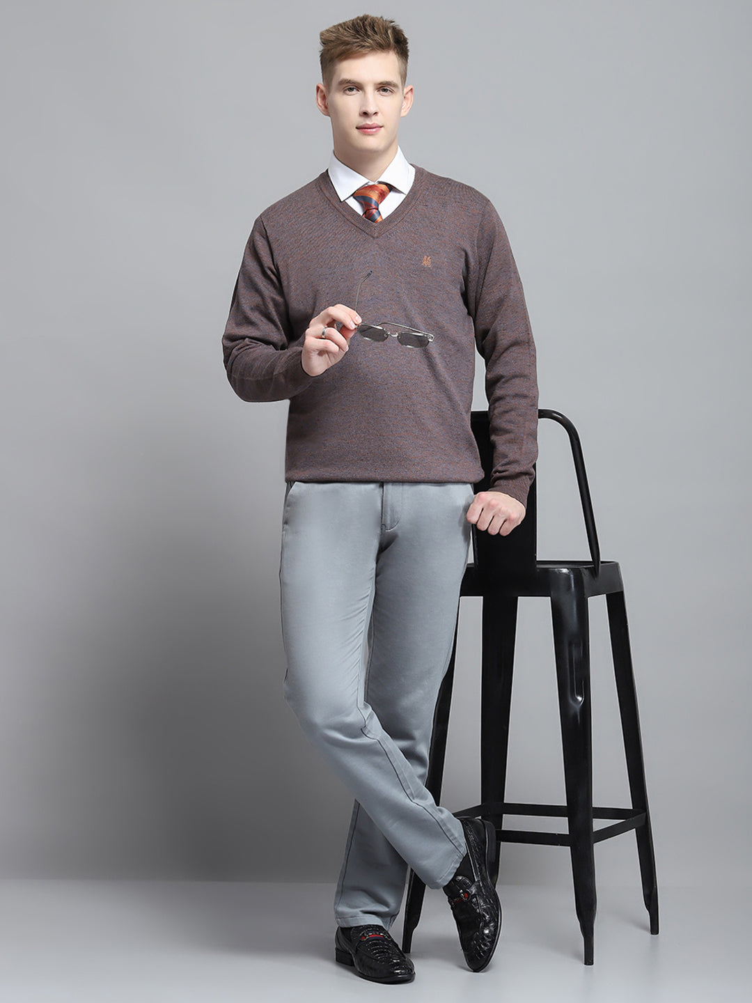 Men Brown Solid V Neck Full Sleeve Pullover
