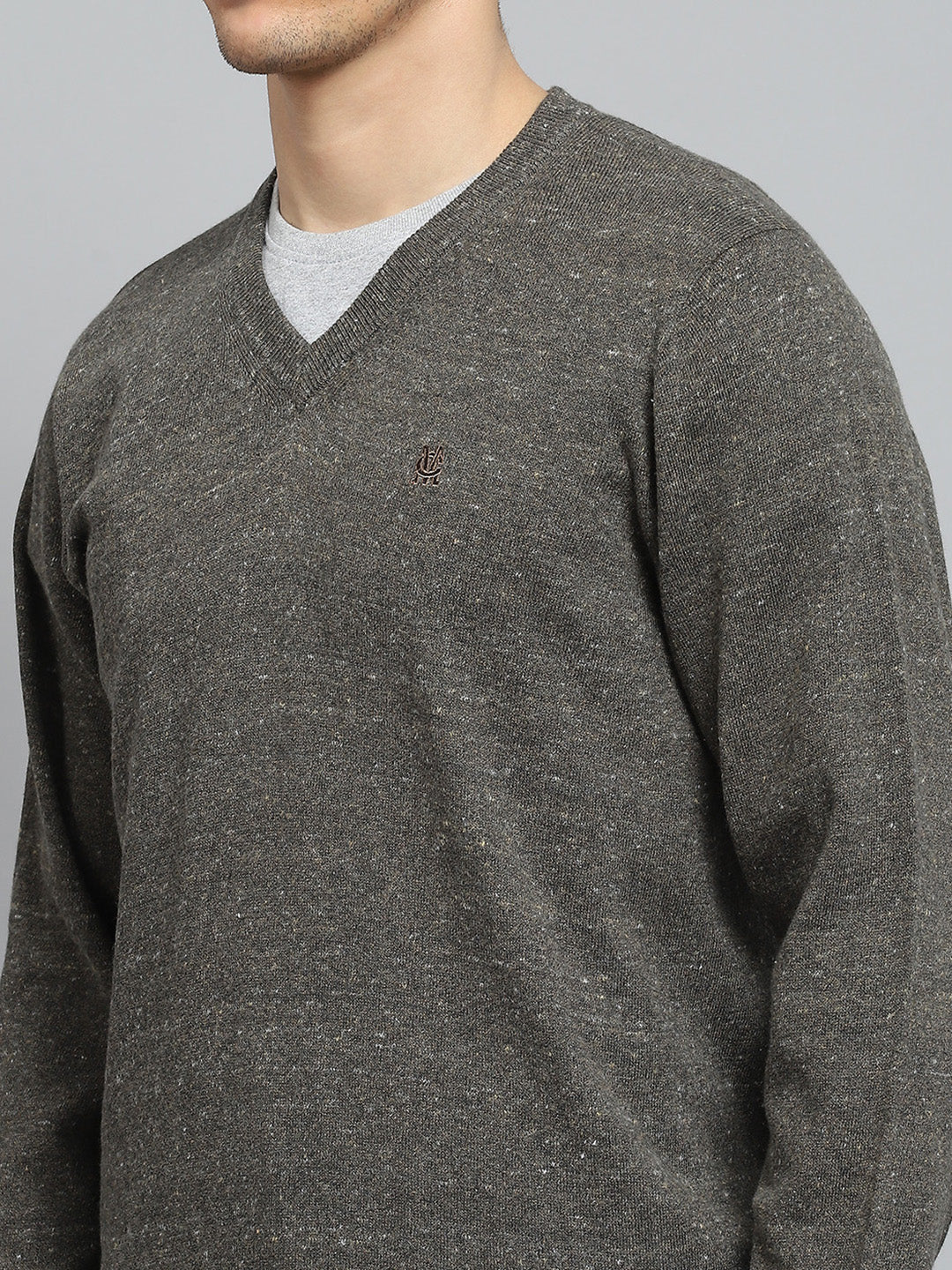 Men Olive Solid V Neck Full Sleeve Pullover