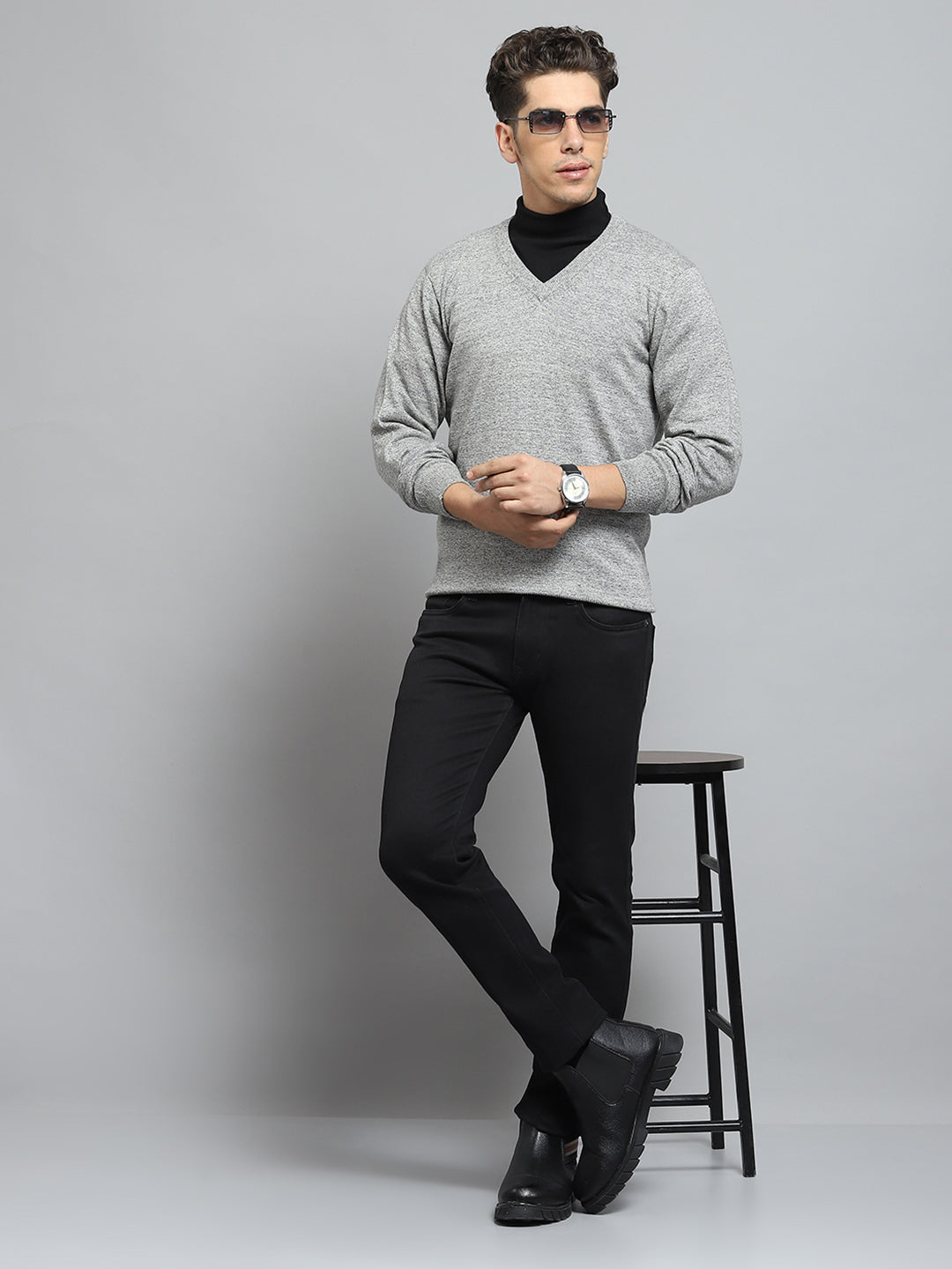 Men Grey Solid V Neck Full Sleeve Pullover