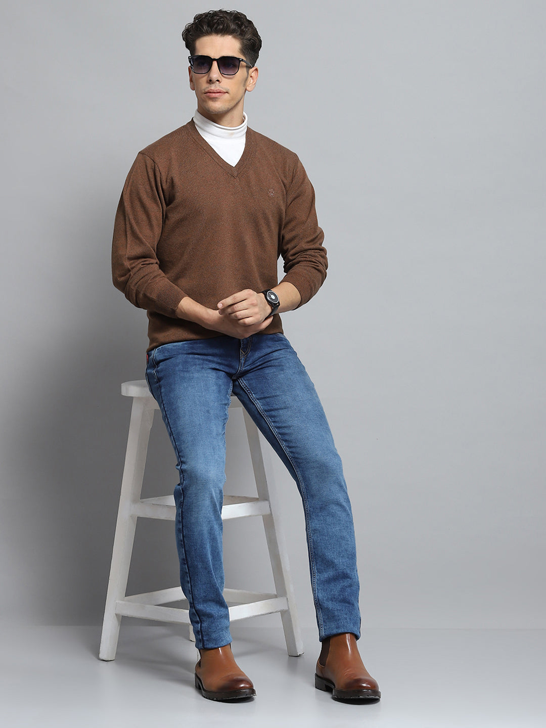Men Brown Solid V Neck Full Sleeve Pullover