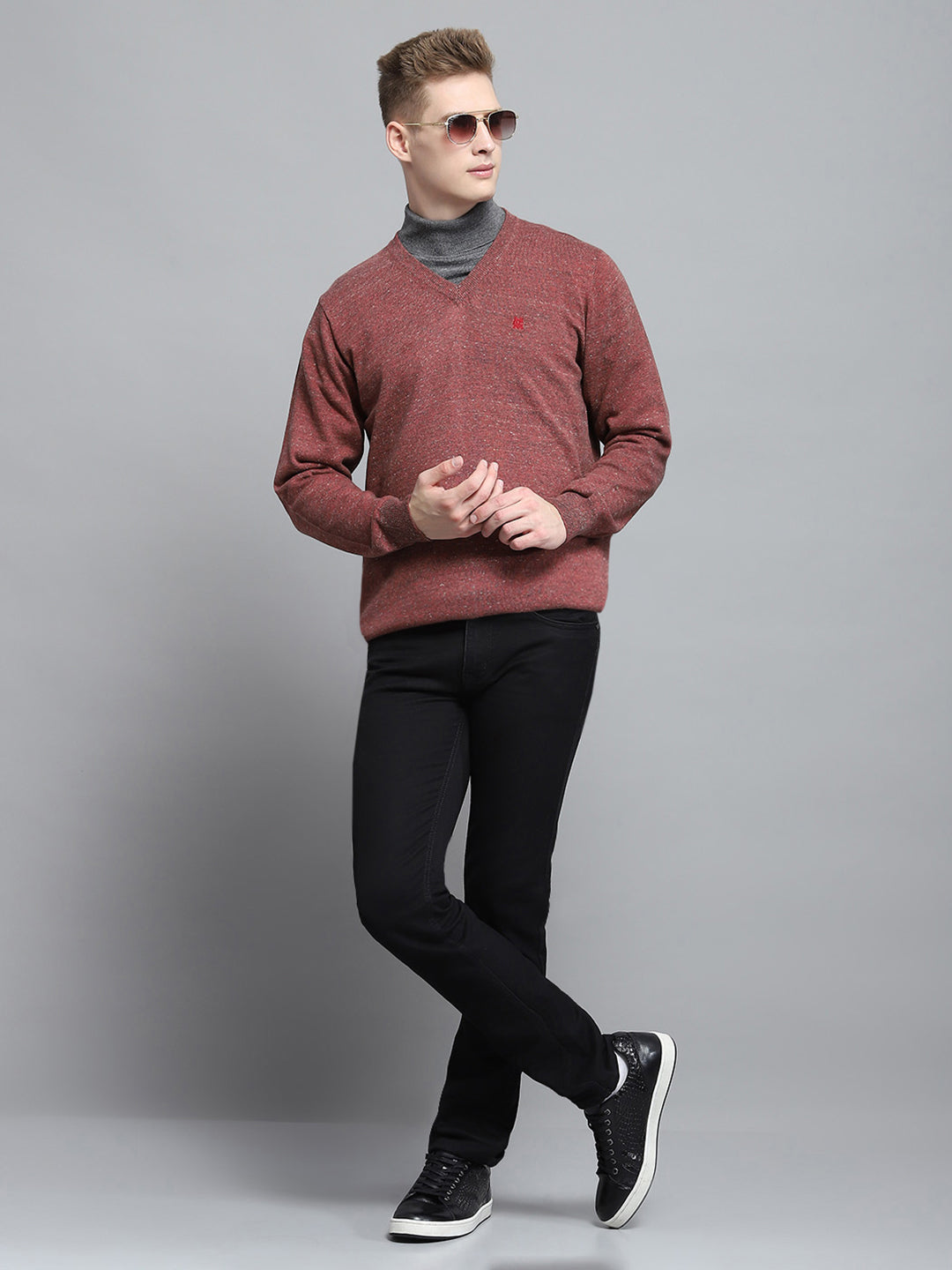 Men Pink Solid V Neck Full Sleeve Pullover