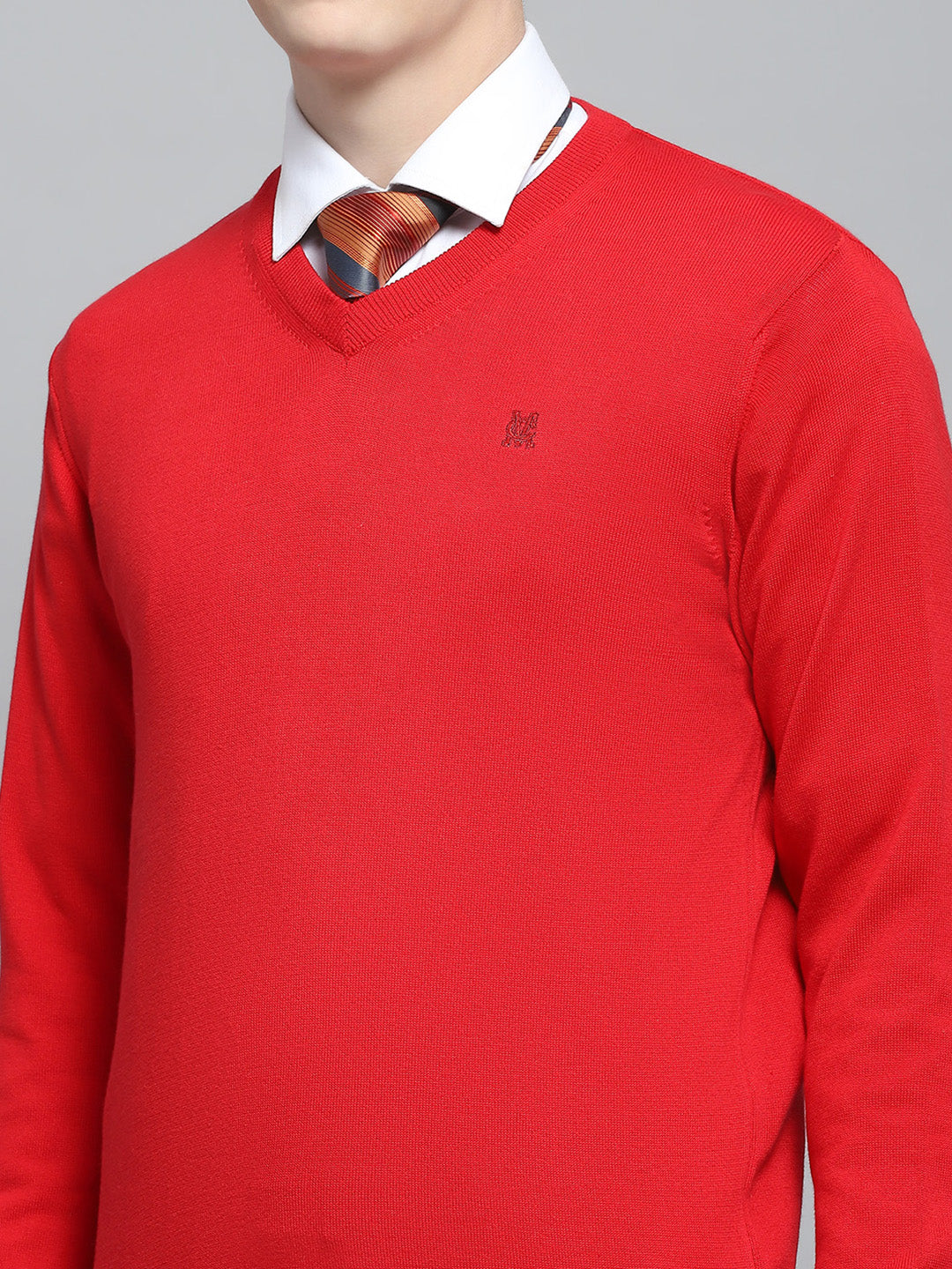Men Red Solid V Neck Full Sleeve Pullover