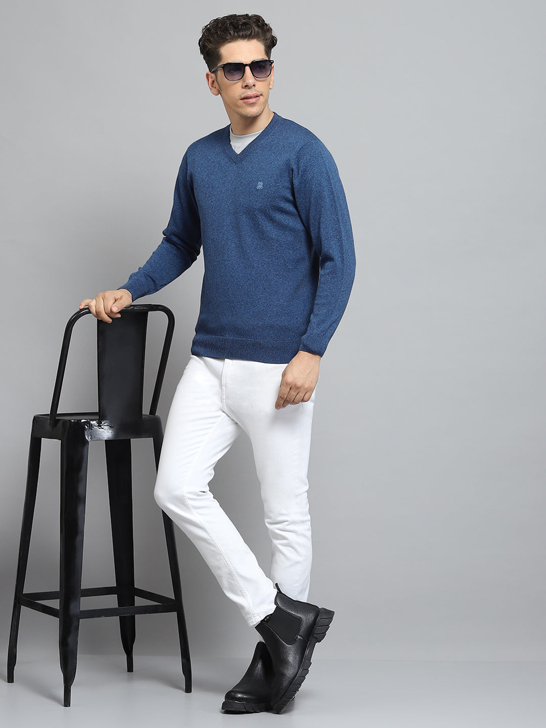 Men Blue Solid V Neck Full Sleeve Pullover