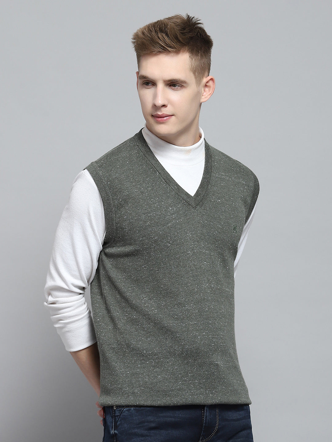 Men Olive Solid V Neck Sleeveless Sweater
