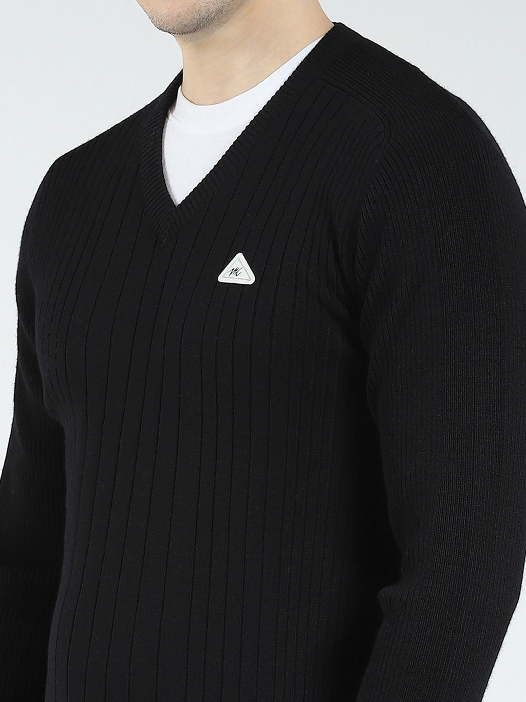 Men Black Solid V Neck Full Sleeve Pullover