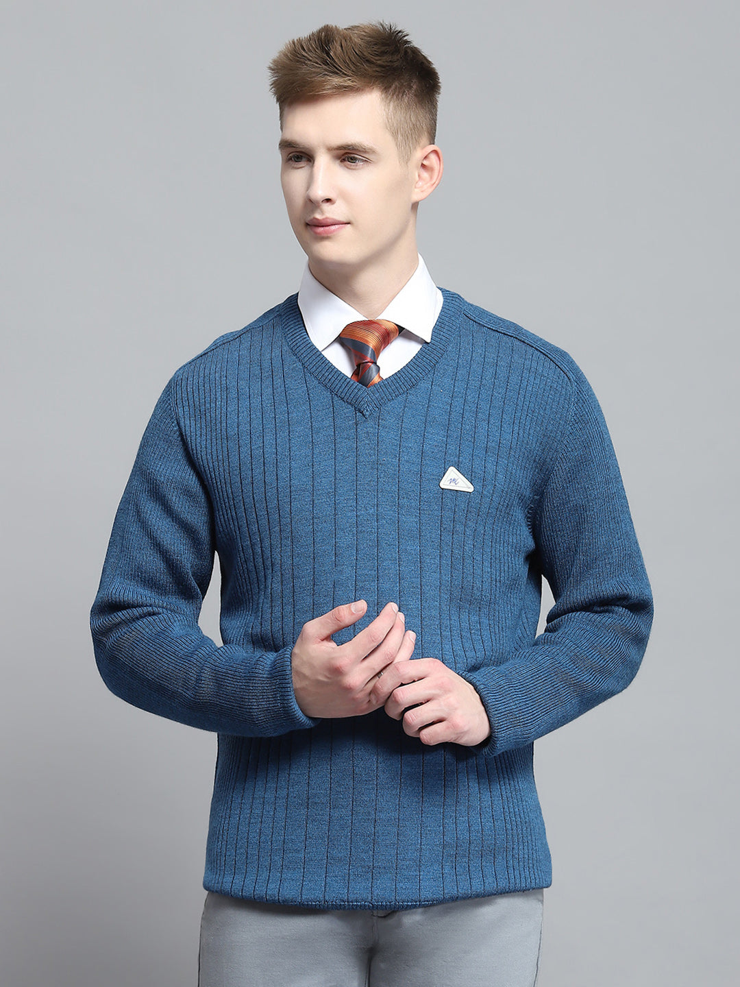 Men Blue Solid V Neck Full Sleeve Pullover