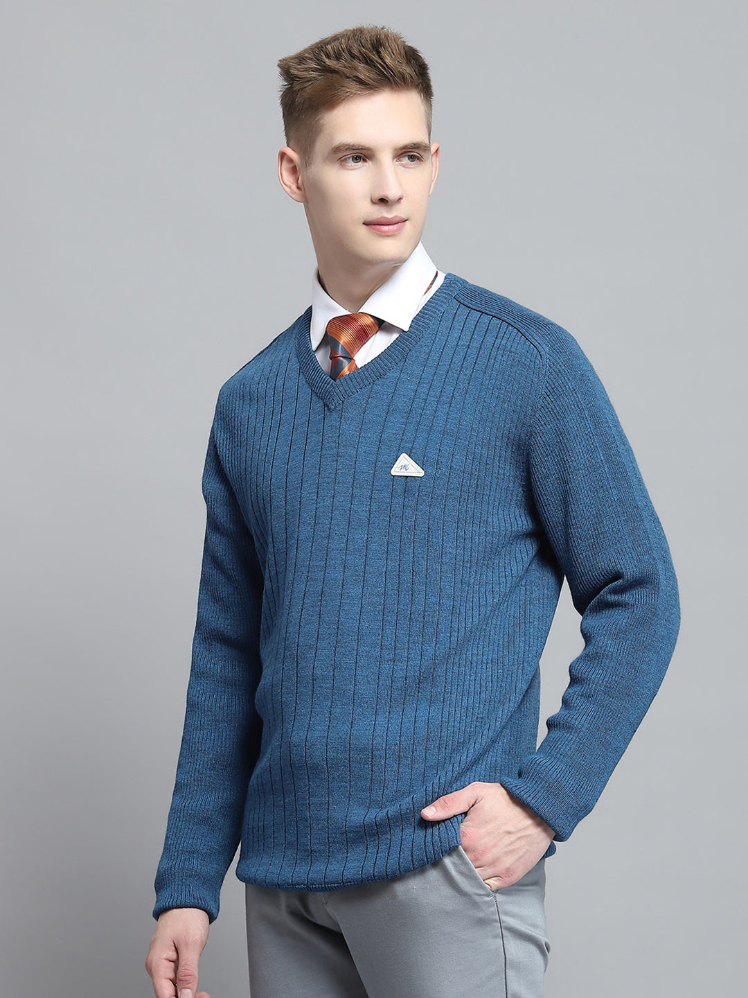 Men Blue Solid V Neck Full Sleeve Pullover