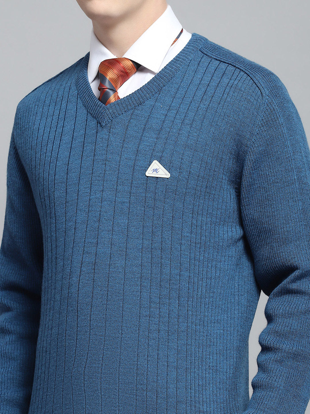 Men Blue Solid V Neck Full Sleeve Pullover