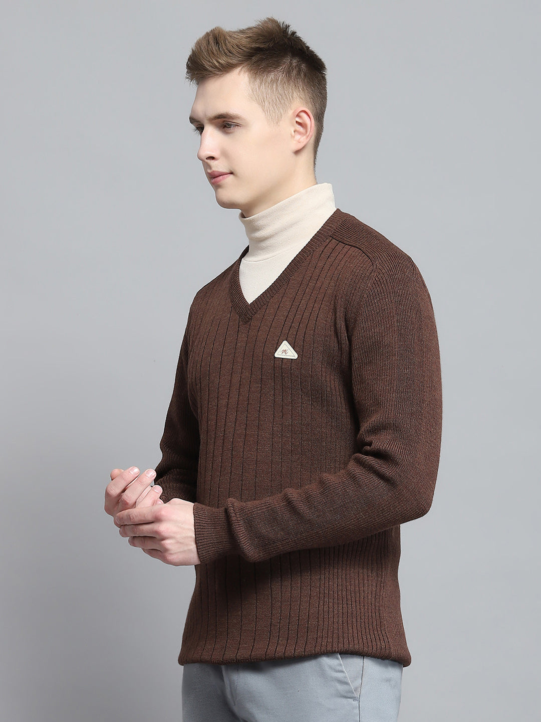 Men Brown Solid V Neck Full Sleeve Pullover