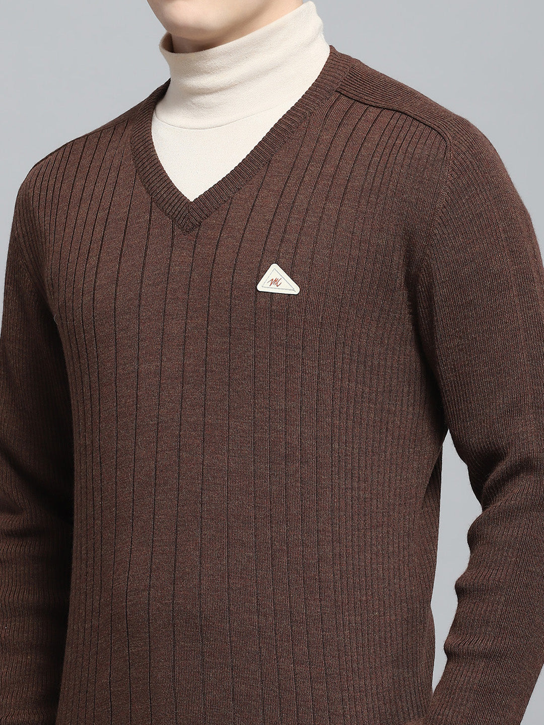 Men Brown Solid V Neck Full Sleeve Pullover