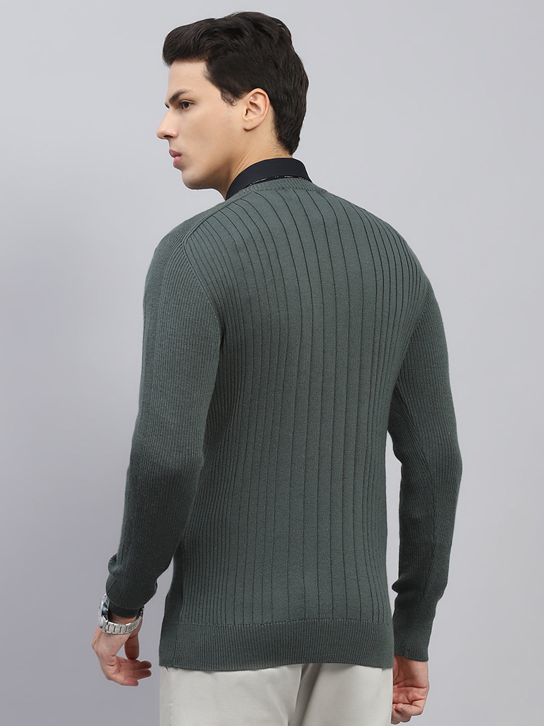 Men Olive Solid V Neck Full Sleeve Pullover