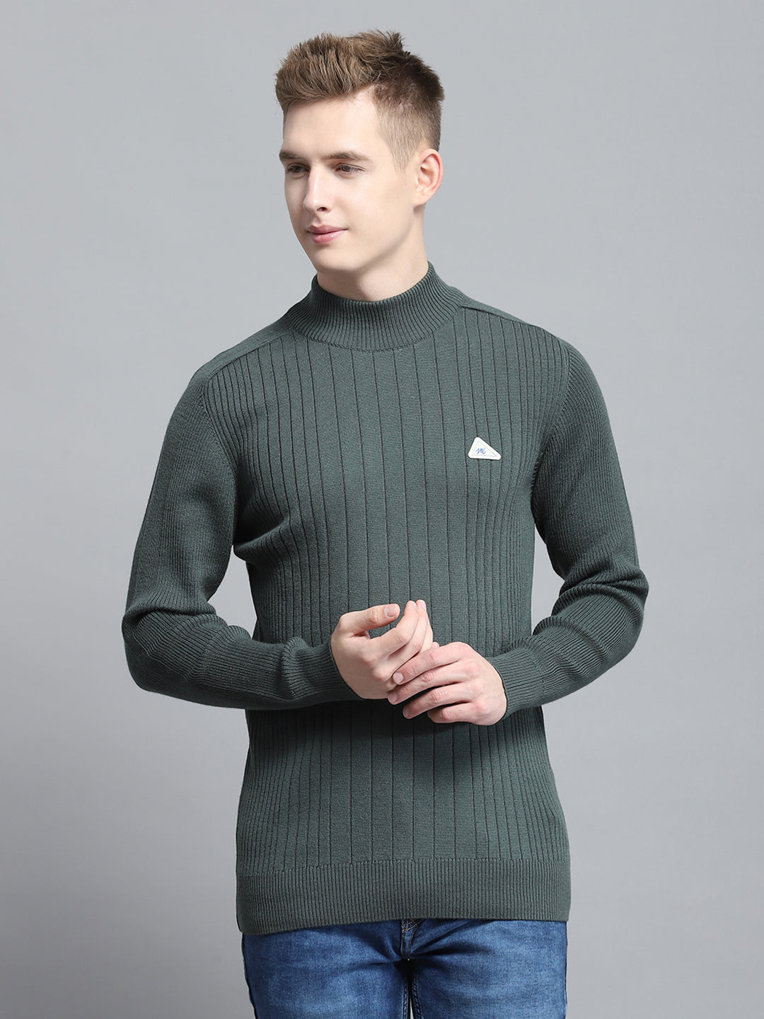 Men Olive Solid Mock Neck Full Sleeve Pullover