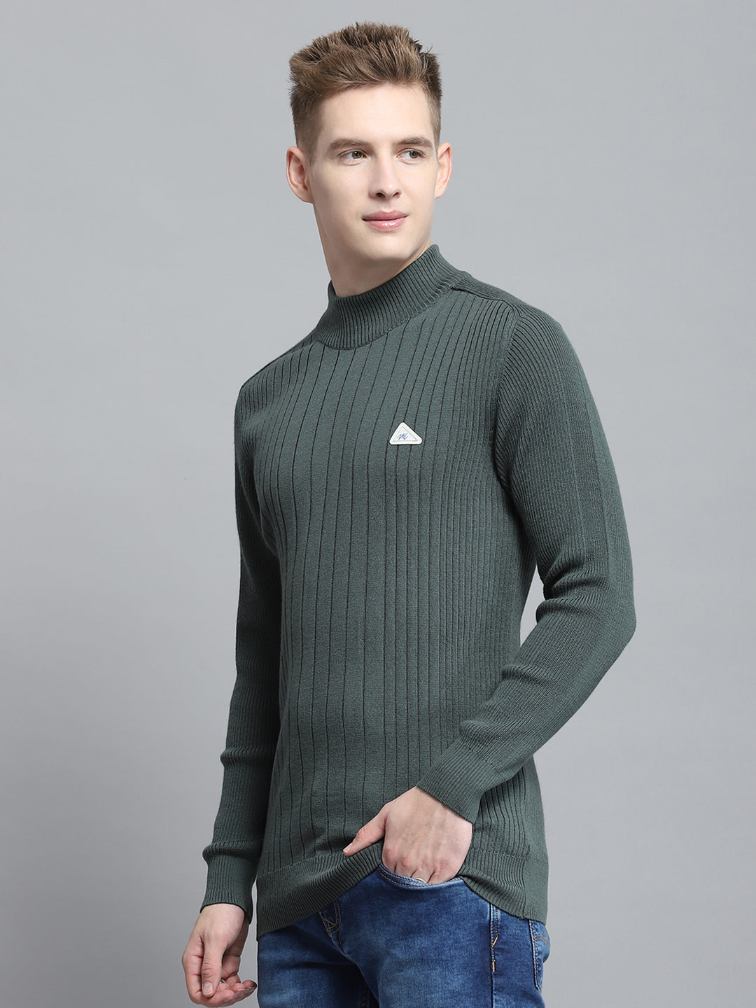 Men Olive Solid Mock Neck Full Sleeve Pullover