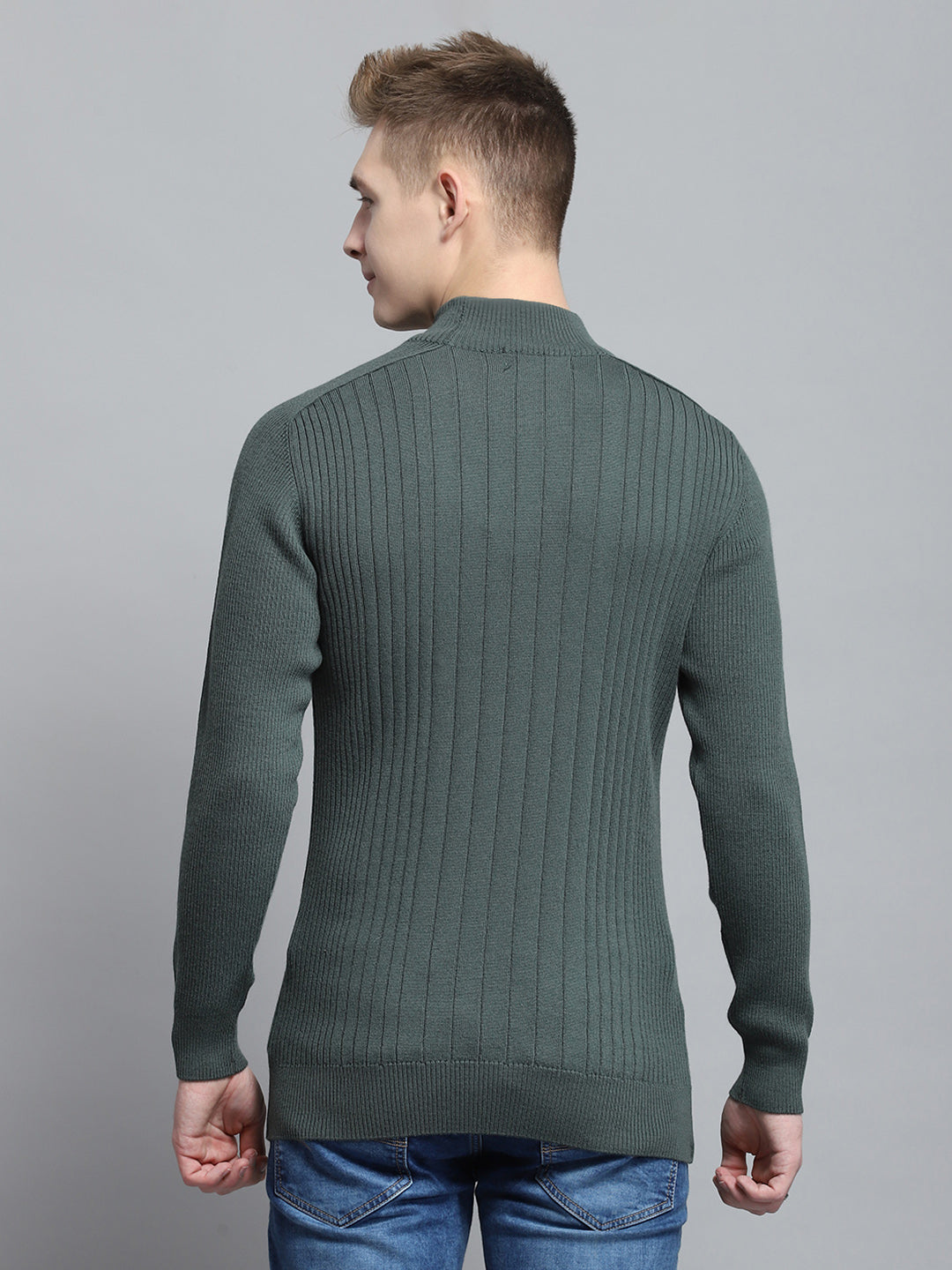 Men Olive Solid Mock Neck Full Sleeve Pullover
