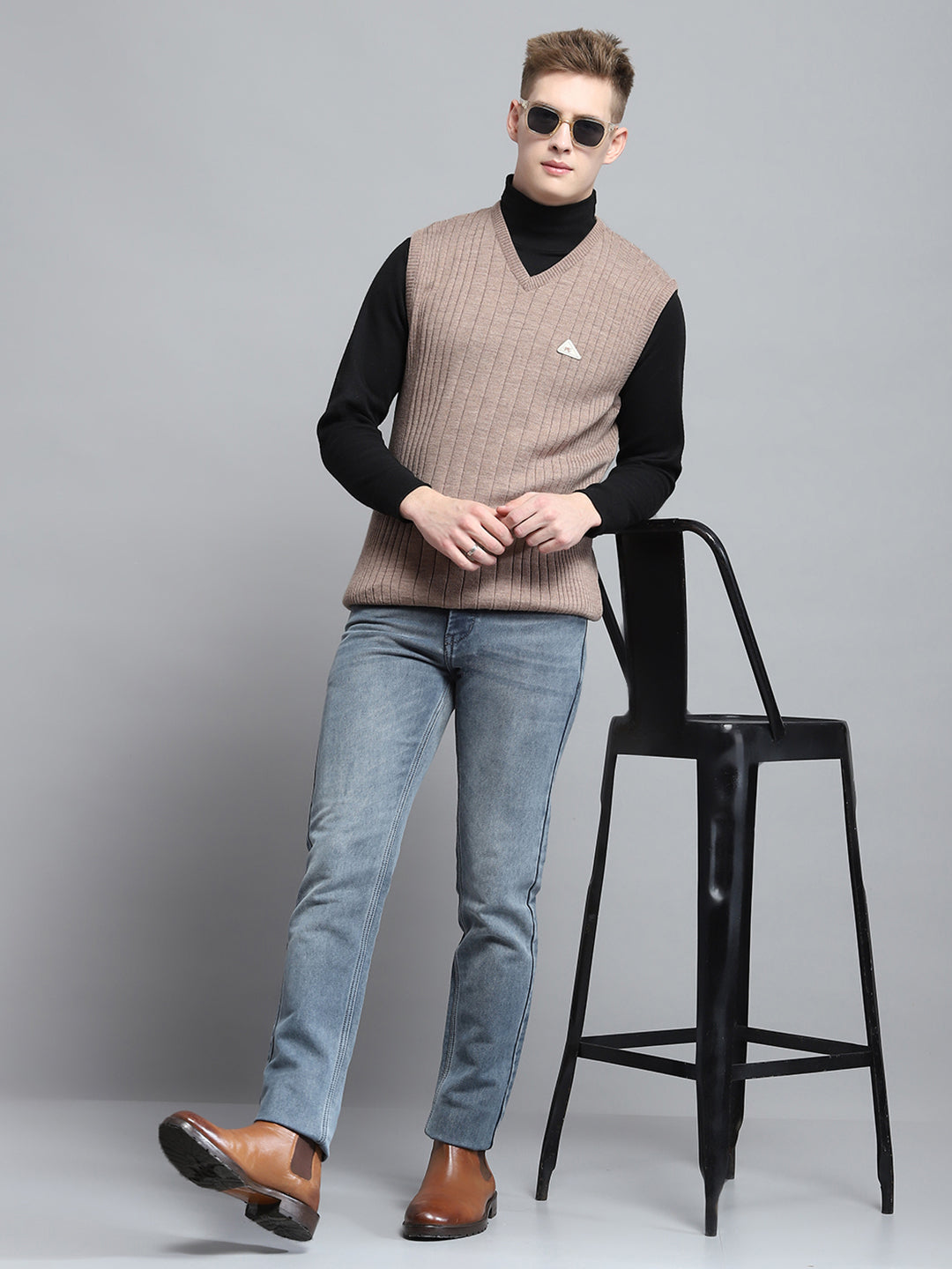 Men Beige Solid V Neck Sleeveless Sweater