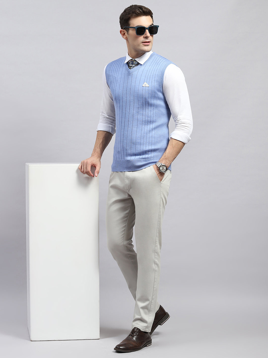 Men Sky Blue Solid V Neck Sleeveless Sweater