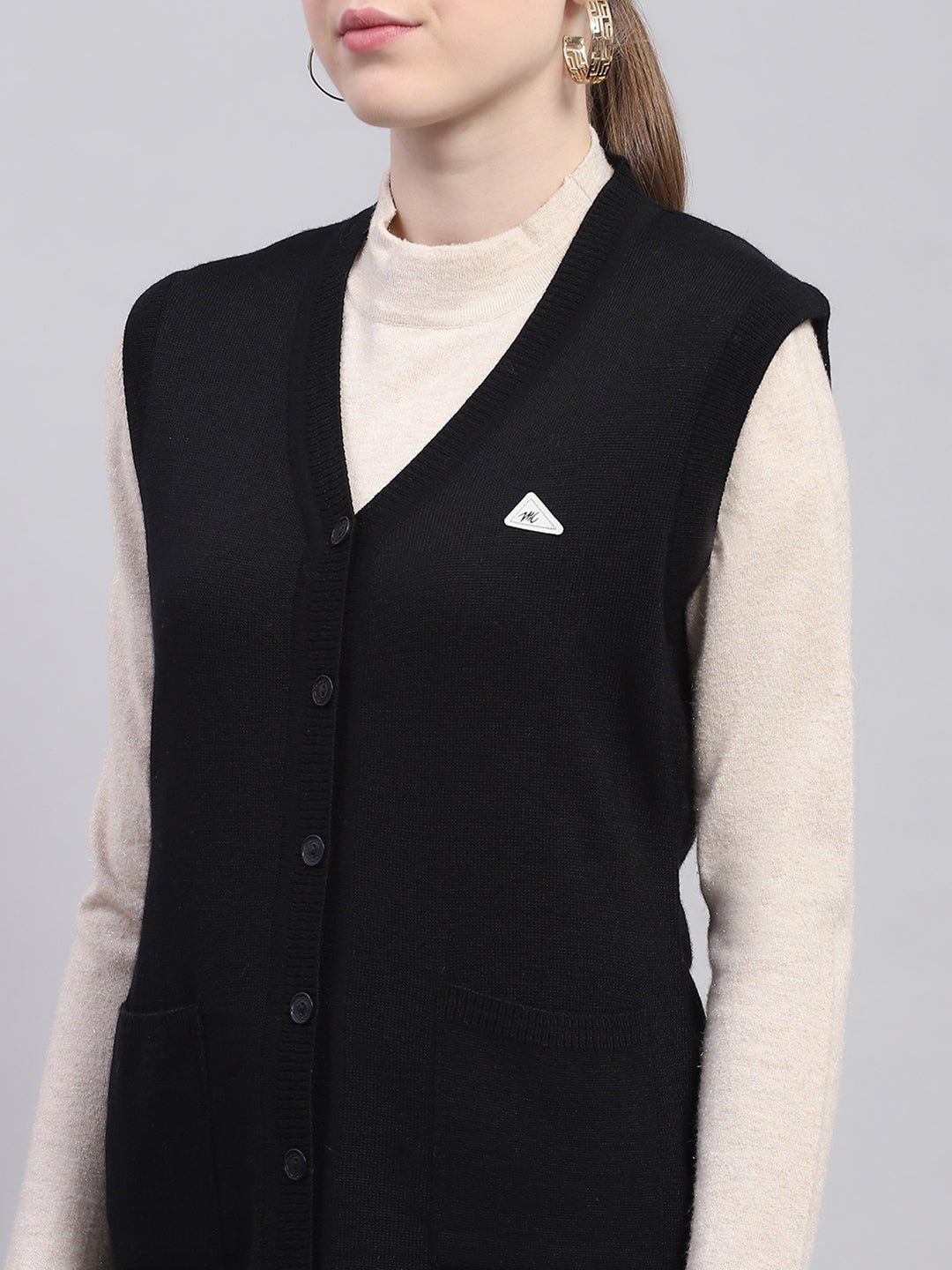 Women Black Solid V Neck Sleeveless Cardigan