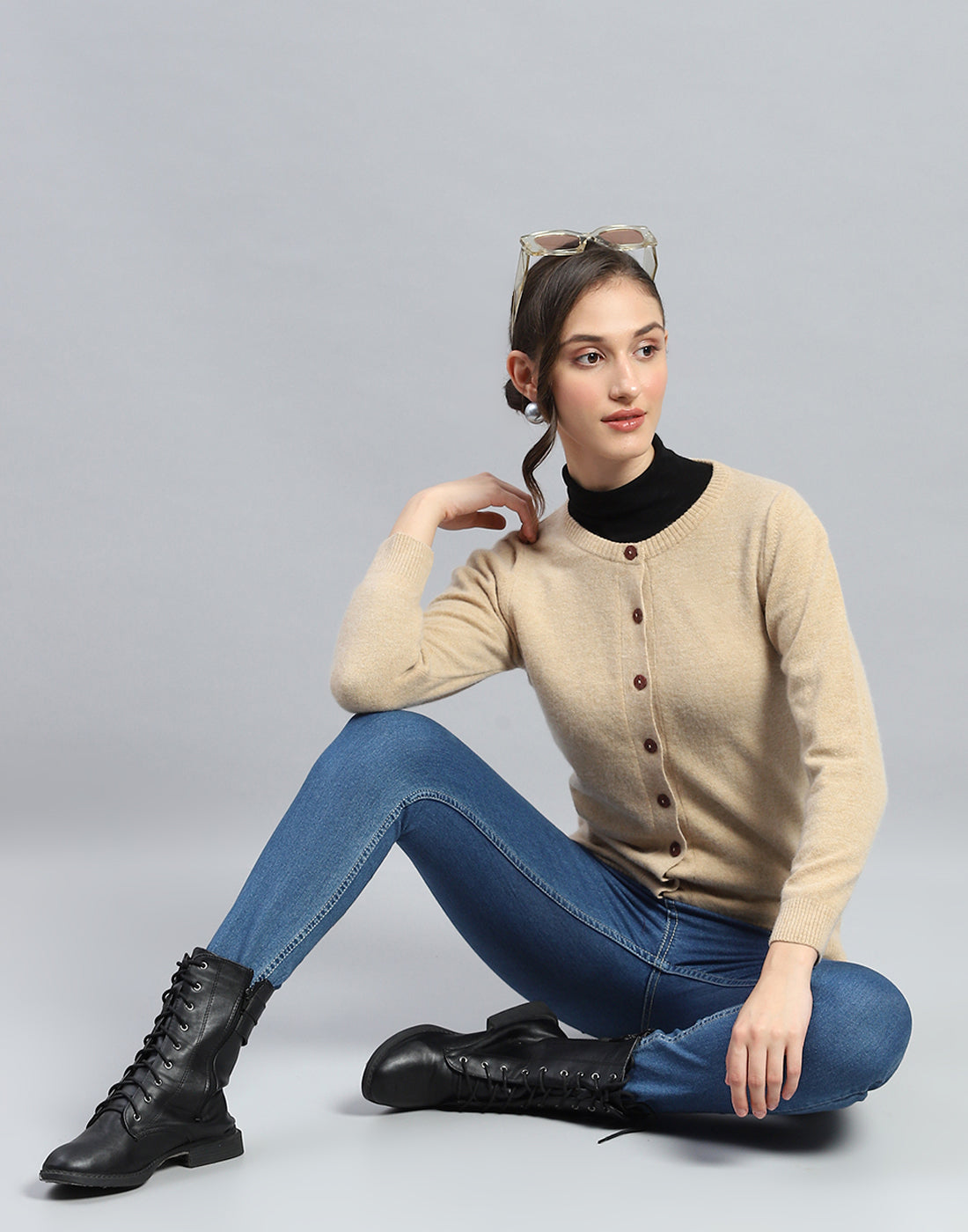 Women's Quality Long Sleeve Round Neck Hollow Cardigans