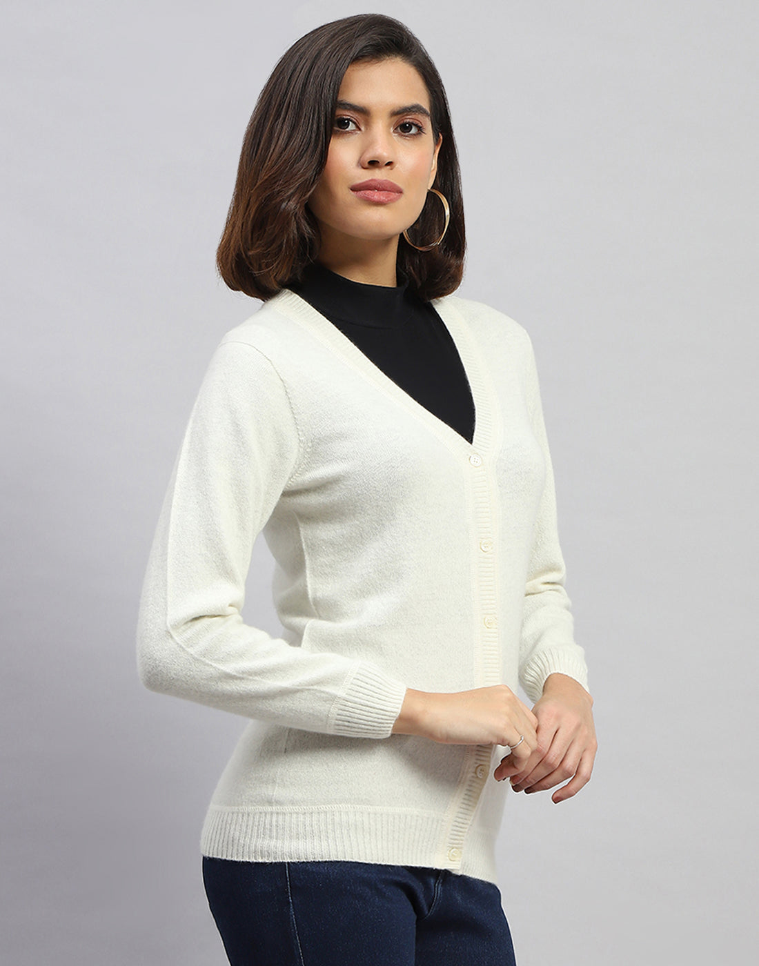 Women Off White Solid V Neck Full Sleeve Cardigan