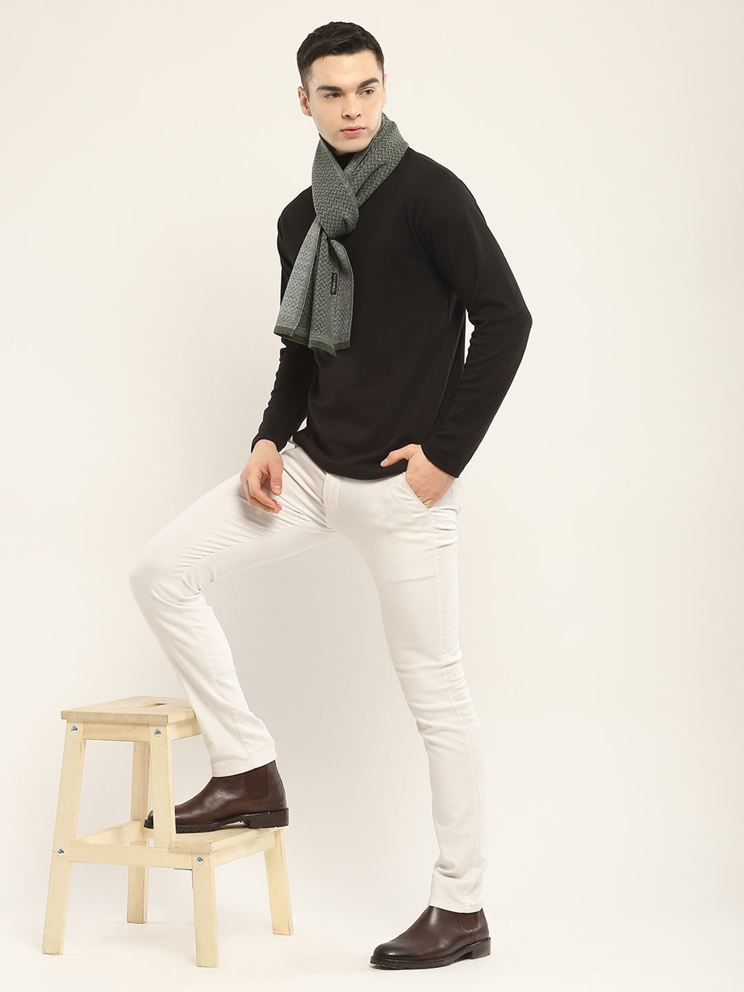 Men Green Self Design Muffler