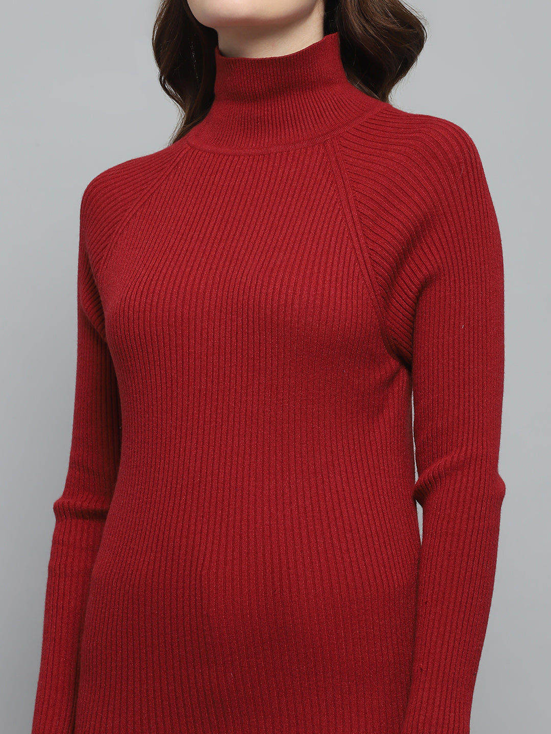 Women Maroon Solid High Neck Full Sleeve Sceavy