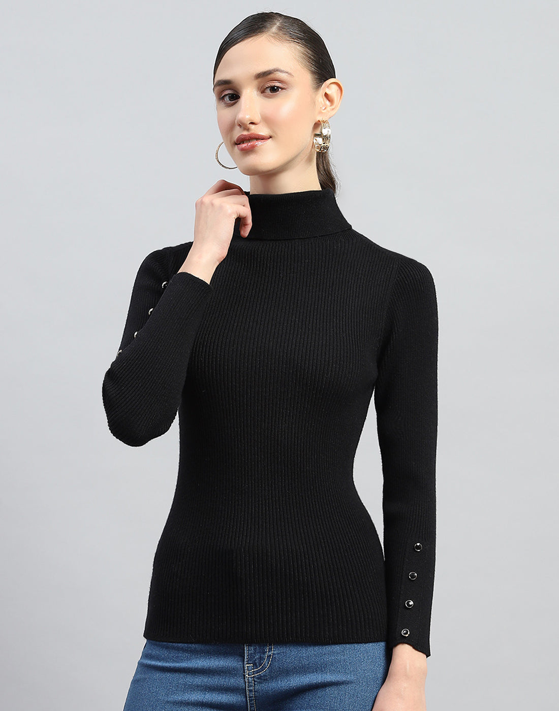 Women Black Solid Turtle Neck Full Sleeve Sceavy