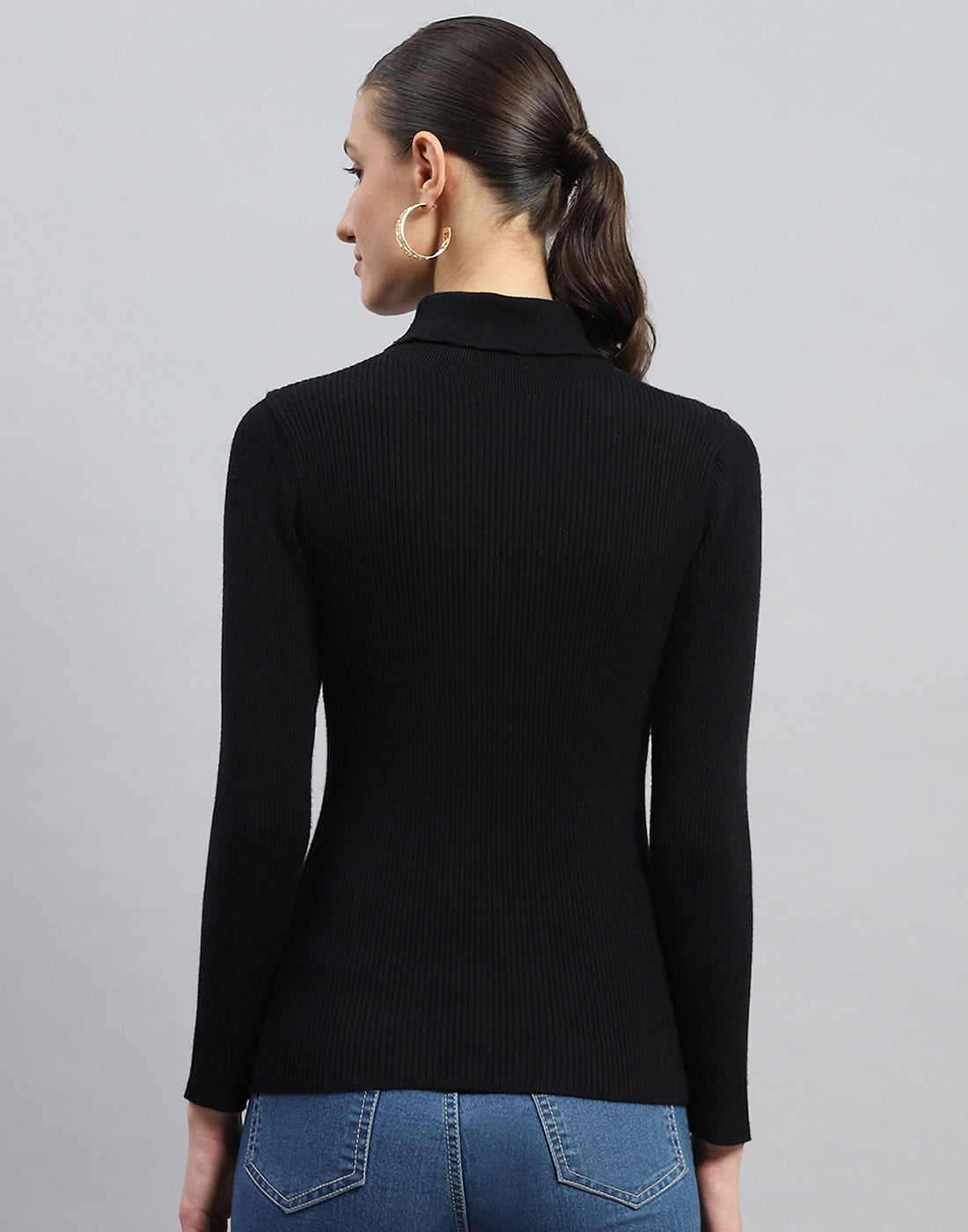 Women Black Solid Turtle Neck Full Sleeve Sceavy