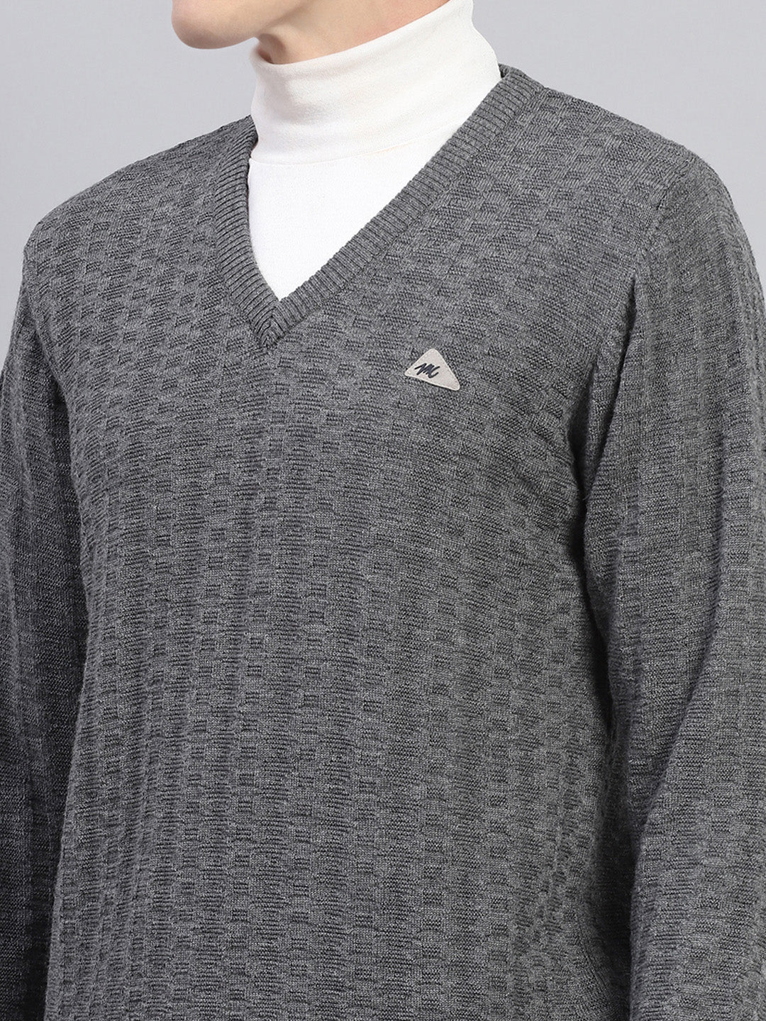 Men Grey Solid V Neck Full Sleeve Pullover