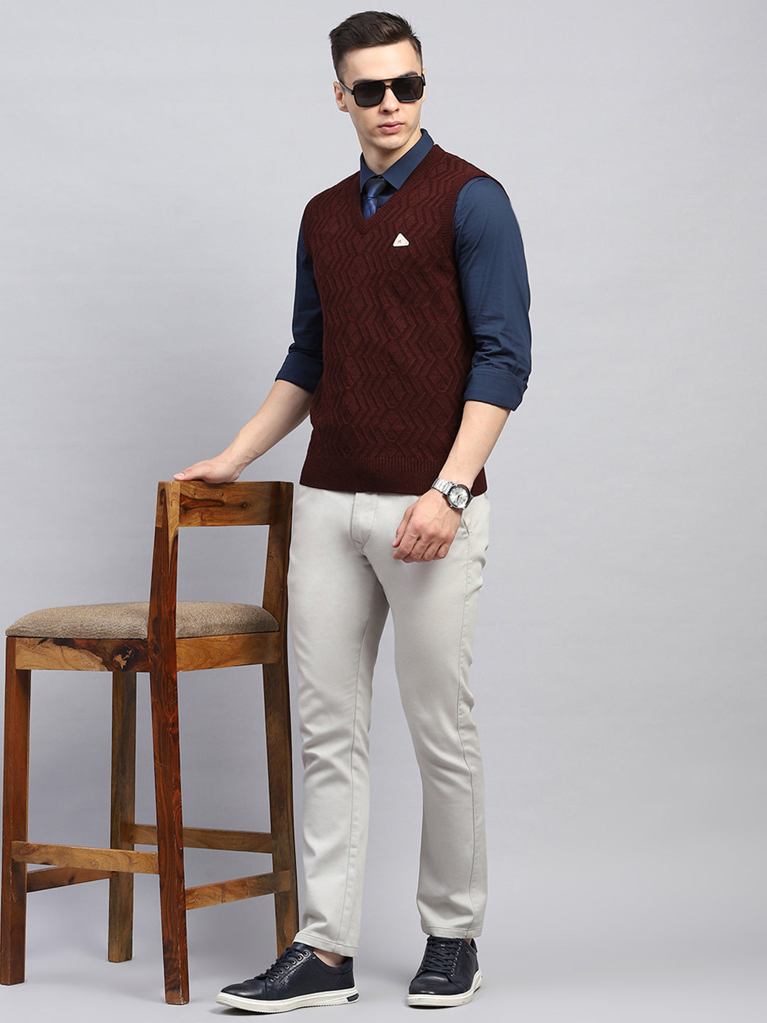 Men Maroon Self Design V Neck Sleeveless Sweater