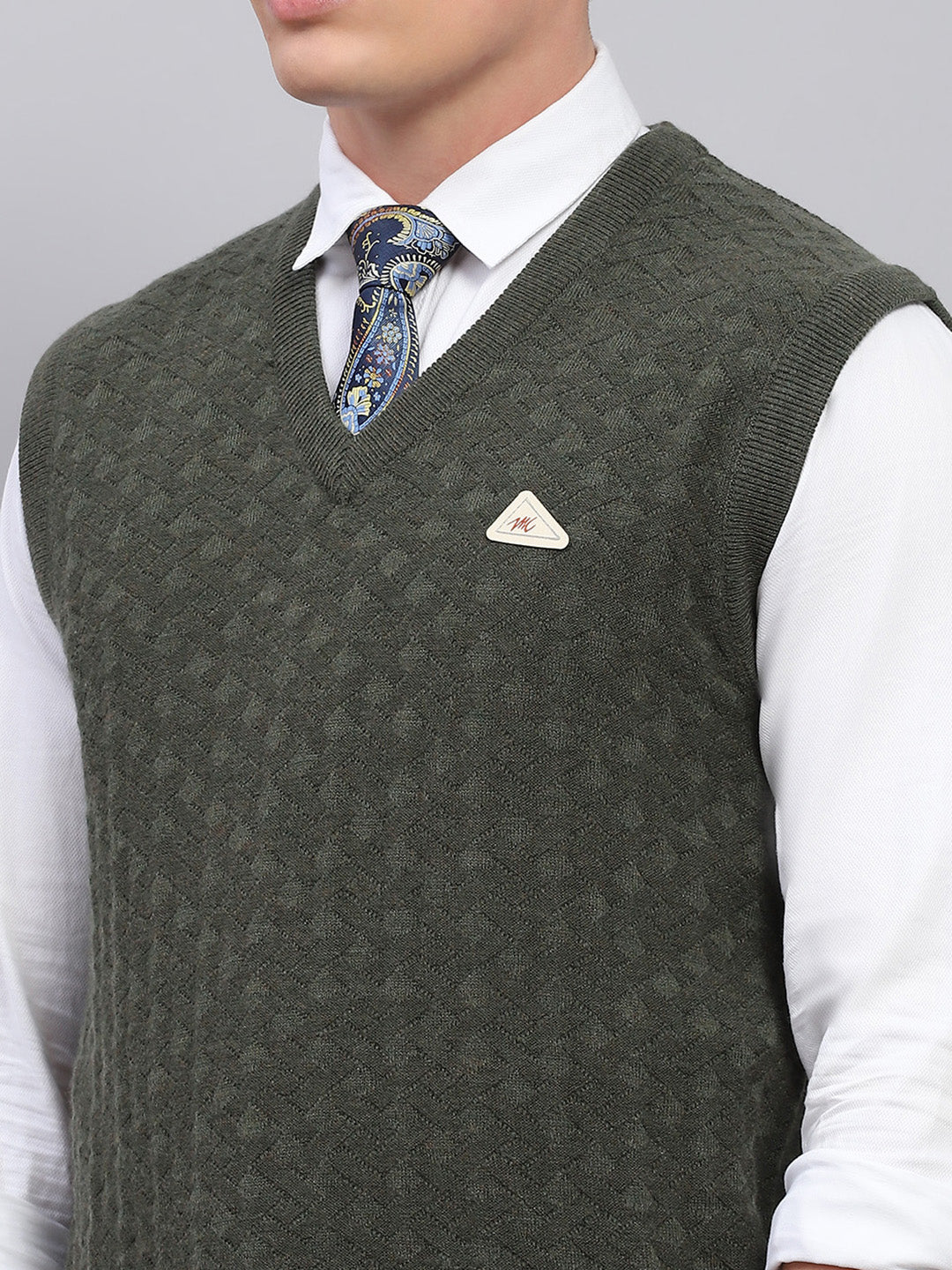 Men Green Self Design V Neck Sleeveless Sweater