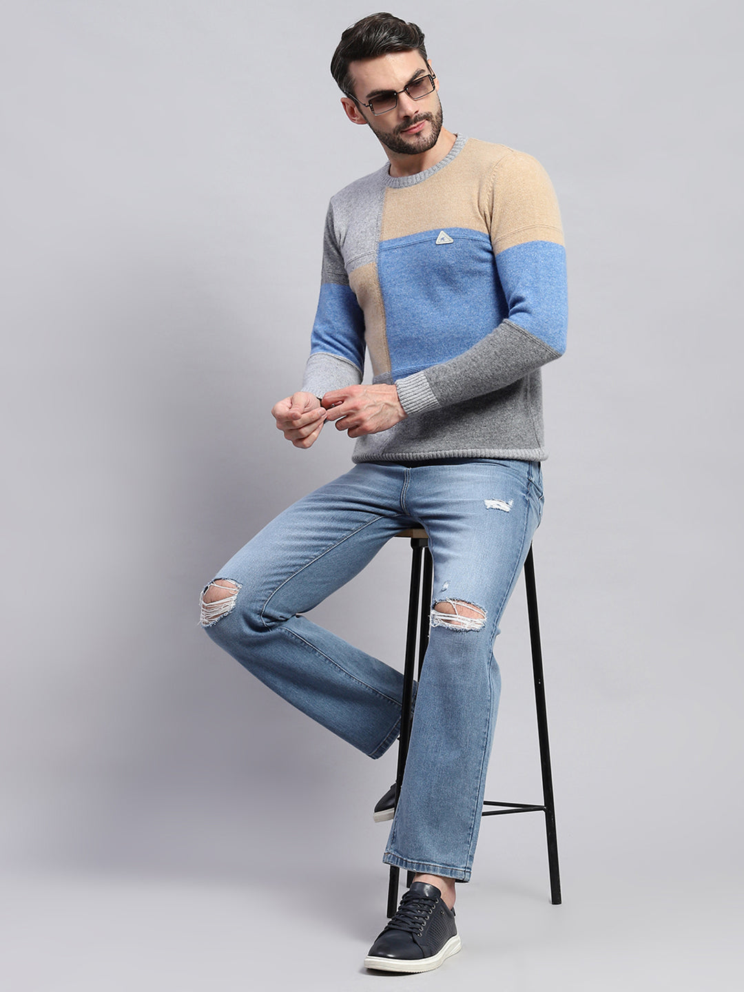 Men Grey Colourblocked Round Neck Full Sleeve Pullover