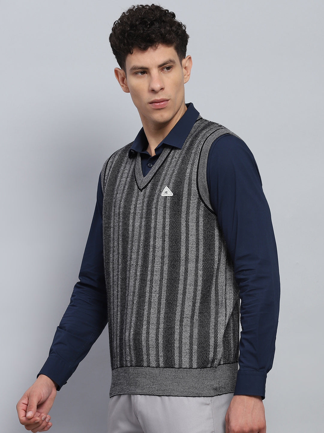 Men Grey Self Design V Neck Sleeveless Sweater