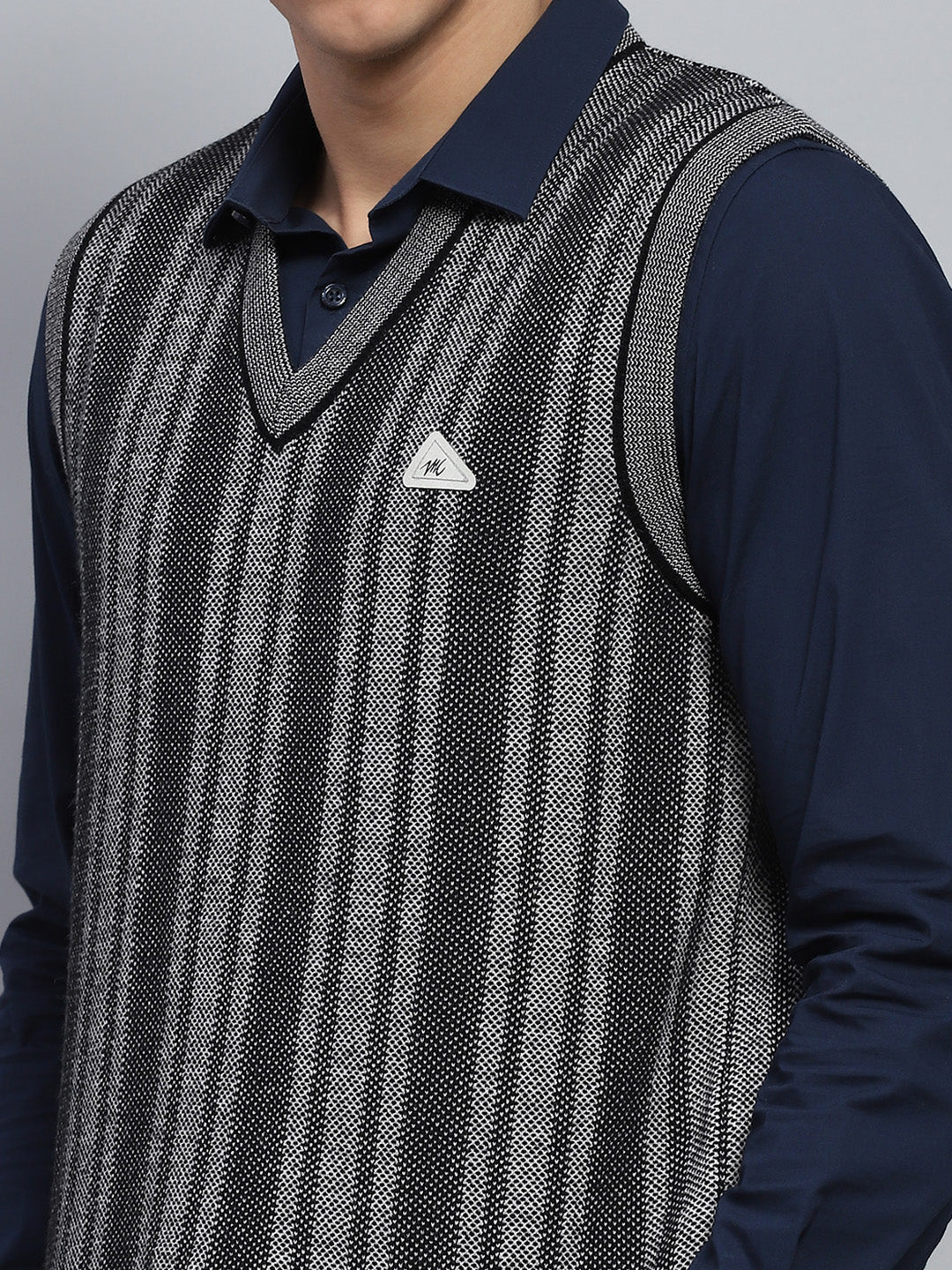 Men Grey Self Design V Neck Sleeveless Sweater