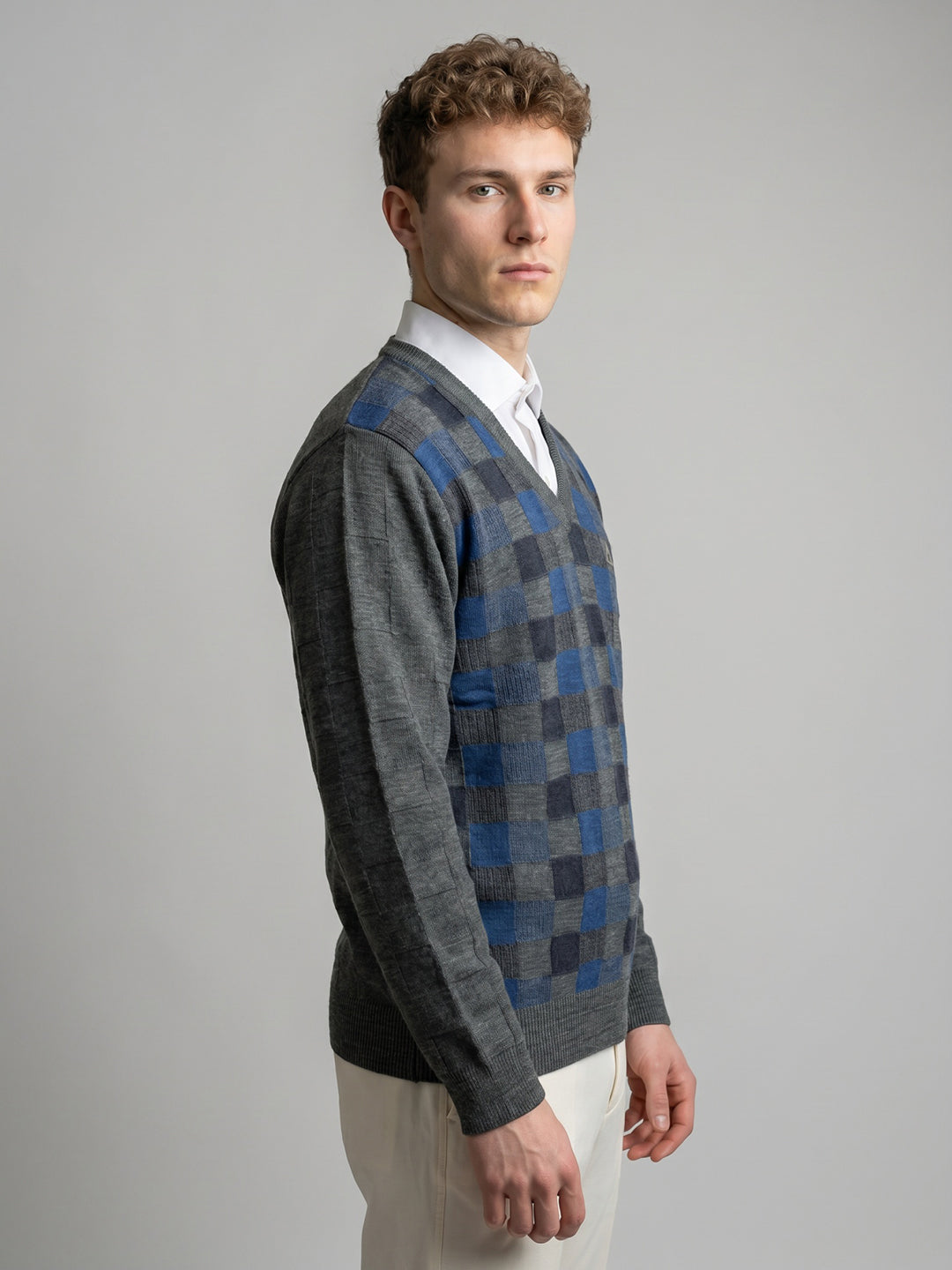 Men Grey Check V Neck Full Sleeve Pullover