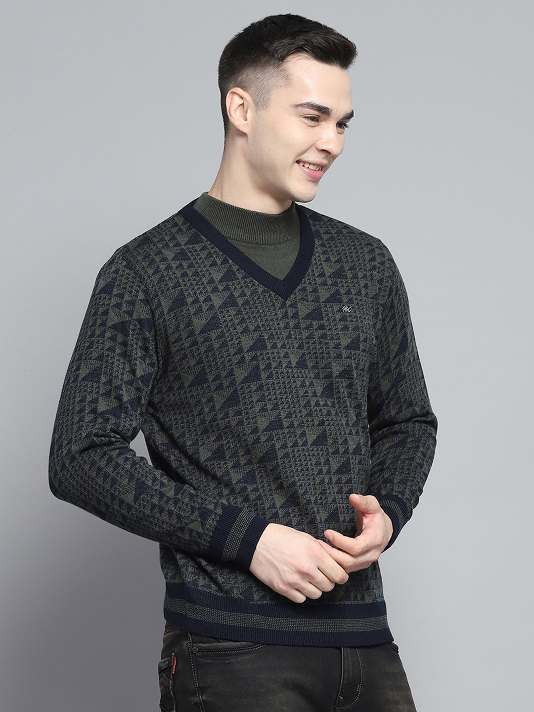 Men Navy Blue Self Design V Neck Full Sleeve Pullover