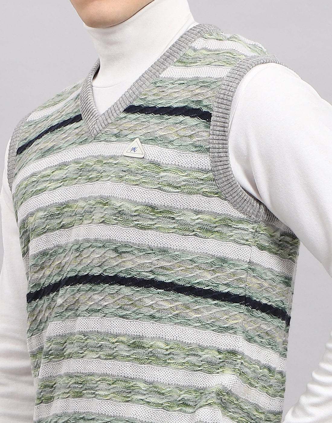 Men Multicolor Stripe V Neck Sleeveless Sweater