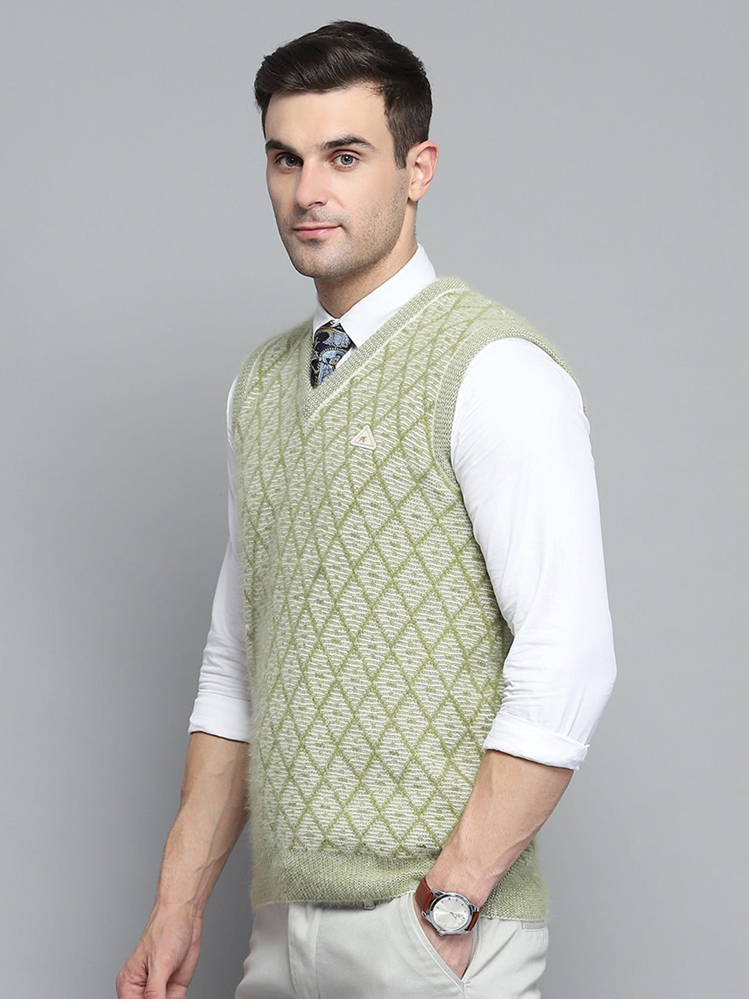 Men Green Self Design V Neck Sleeveless Sweater