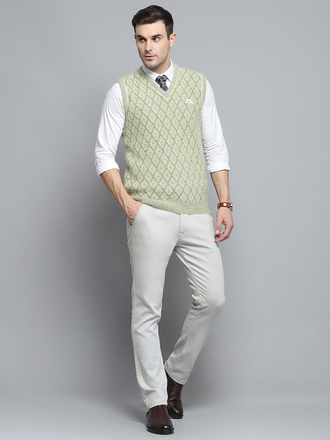 Men Green Self Design V Neck Sleeveless Sweater