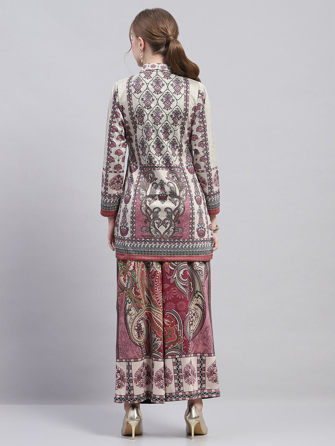 Women Cream Designer Collar Full Sleeve Kurtis Set for Winter