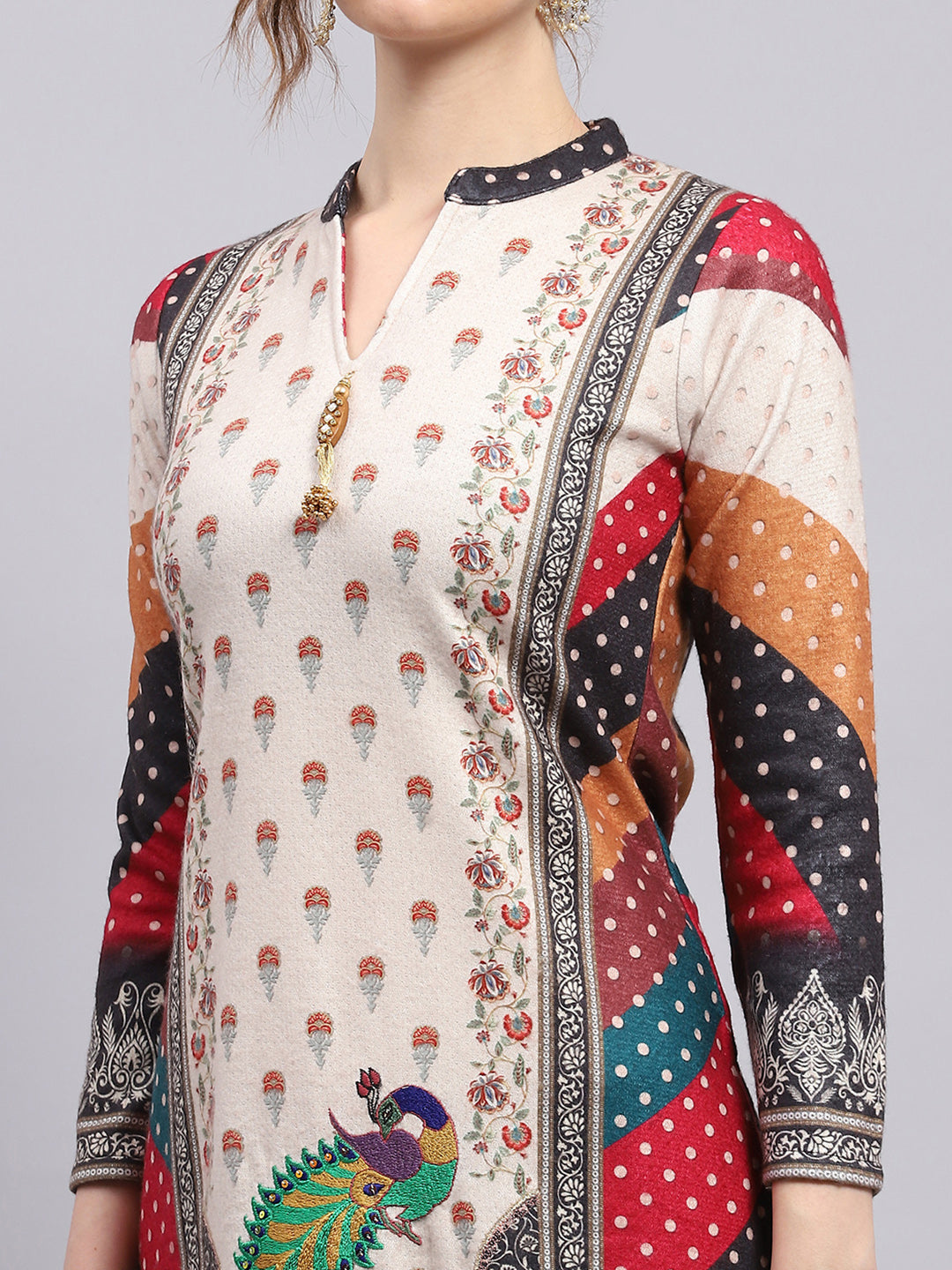 Women Cream Printed Round Neck 3/4th Sleeve Kurti Set for Winter