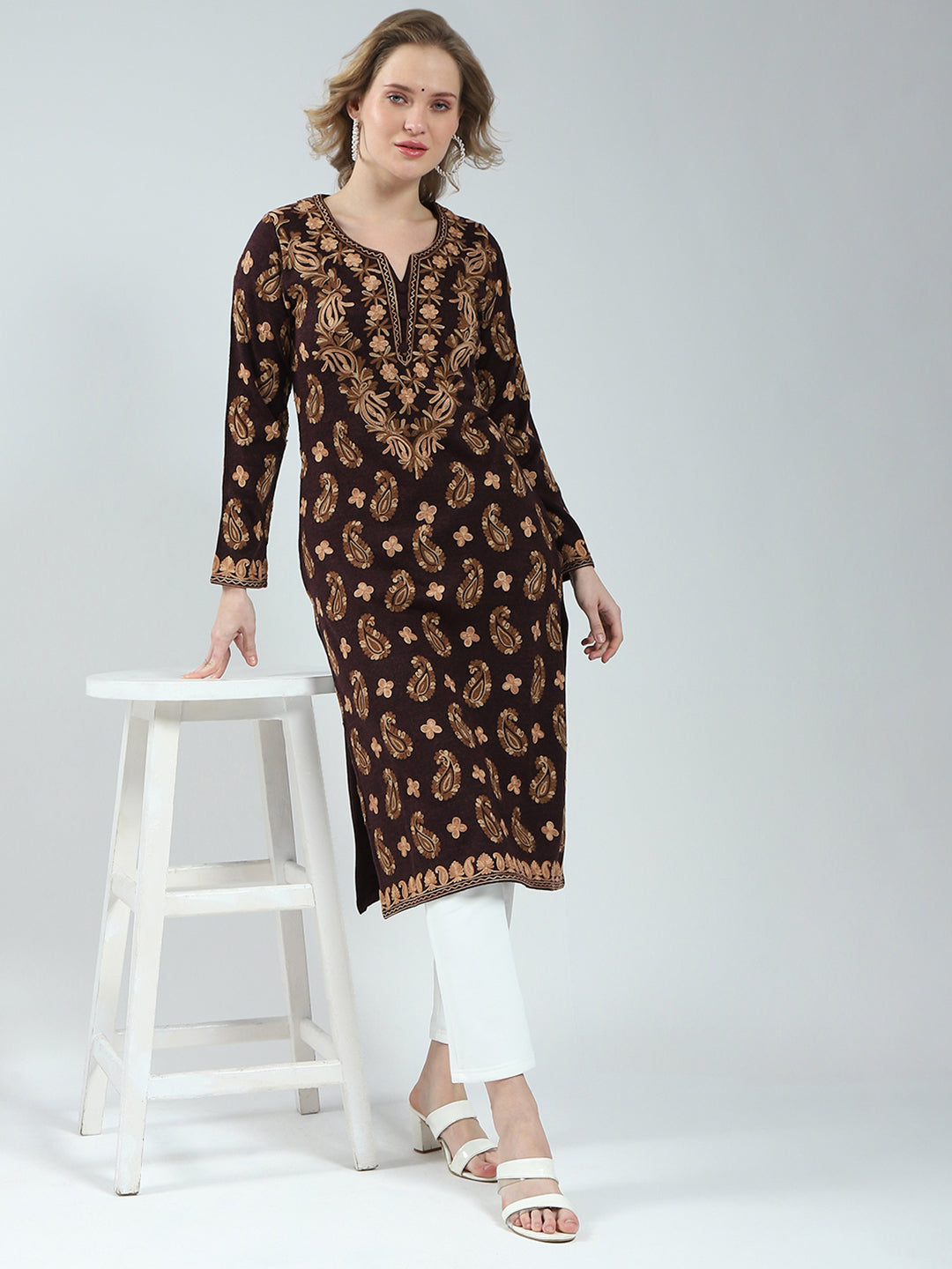 Women Maroon Printed V Neck Full Sleeve Winter Kurti