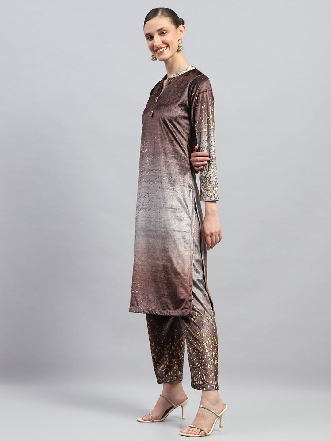 Women Brown Printed Round Neck Full Sleeve Kurti Set